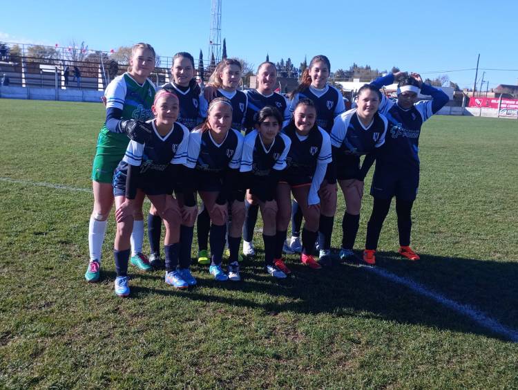 En el Futbol Femenino las chicas del rojo golearon a su clásico rival.