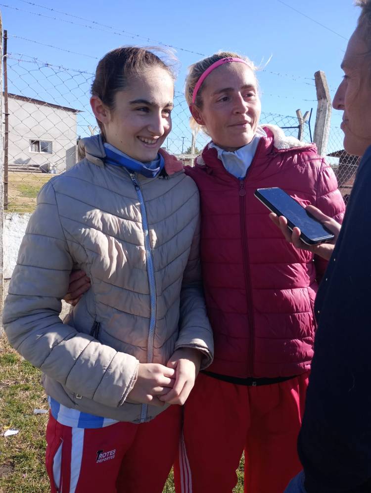 En el Futbol Femenino las chicas del rojo golearon a su clásico rival.