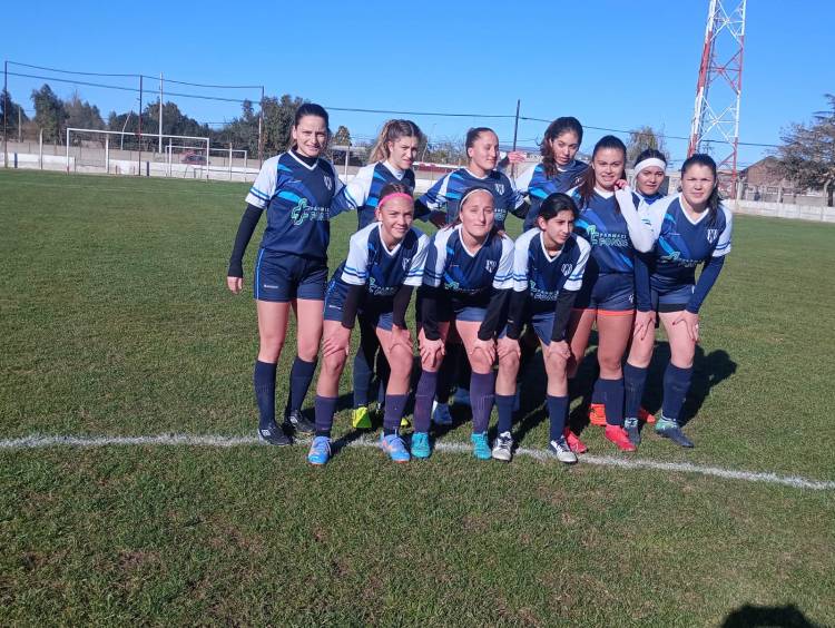 En el Futbol Femenino las chicas del rojo golearon a su clásico rival.