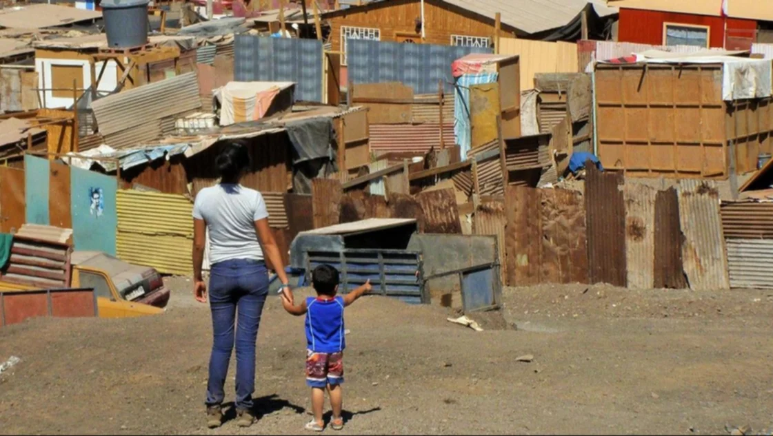 El 52,9% los argentinos quedó bajo la línea de pobreza durante el primer semestre de 2024