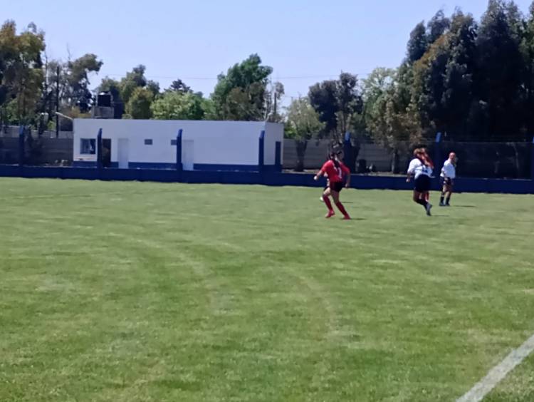 Femenino, Independiente SJ venció al Progreso y es único puntero en su zona