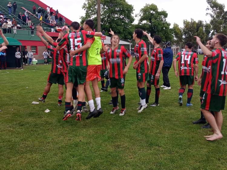 Deportivo Sarmiento venció y eliminó a Blanco y Negro en el Superclásico suarense, en la última fecha del Clausura 