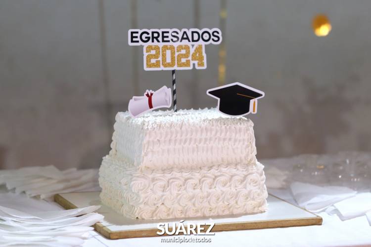 Emotivo acto de egreso del Plan Fines
