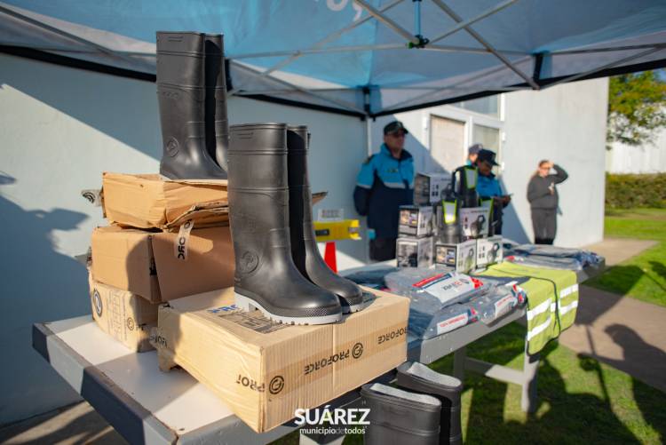  Moccero junto a Bianco y Batakis entregaron nuevos patrulleros para Suárez