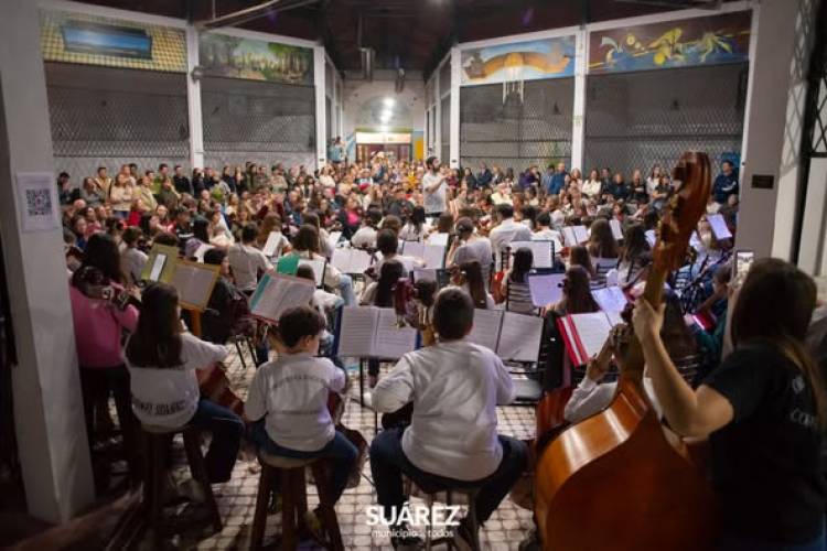 Música, talento y emoción en el concierto de mitad de año de la Orquesta Escuela