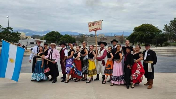 La agrupación folclórica La Tranca brilla en el Encuentro Nacional de Danza Latinoamericana en Jujuy