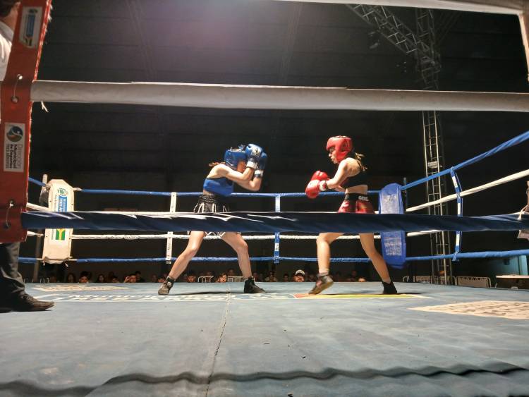 Boxeo profesional y amateurs en Independiente de Coronel Pringles