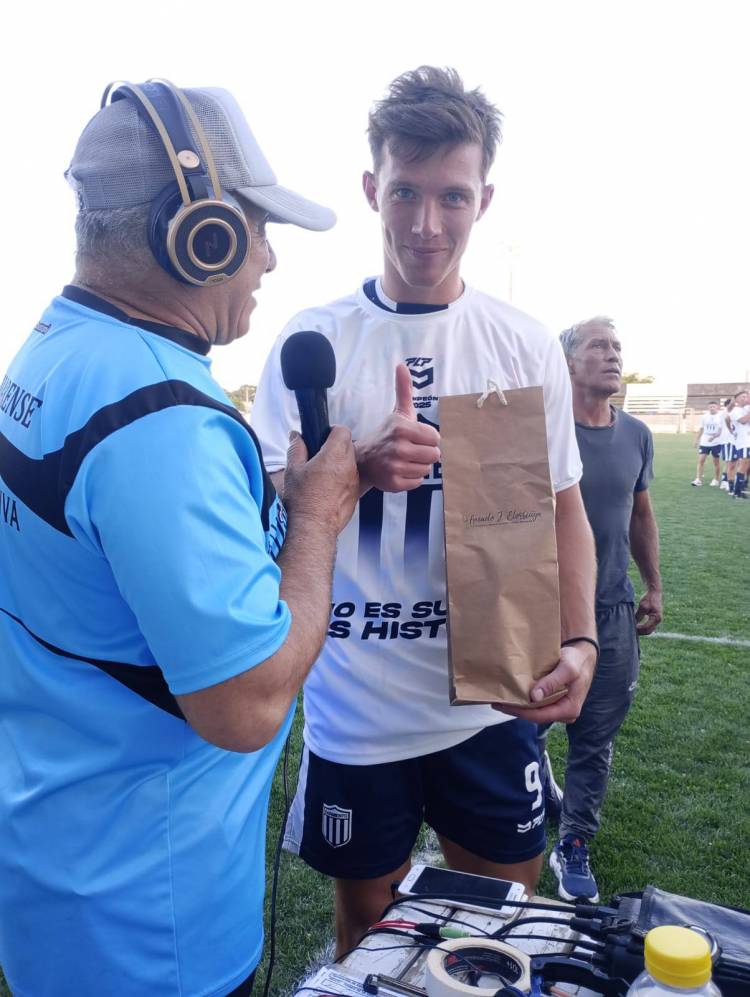 Sarmiento fue campeón de la Liga Regional de Futbol, logrando su titulo N25