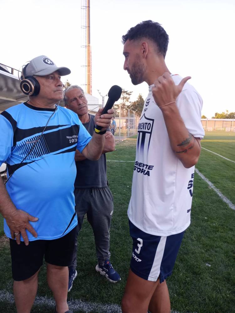 Sarmiento fue campeón de la Liga Regional de Futbol, logrando su titulo N25