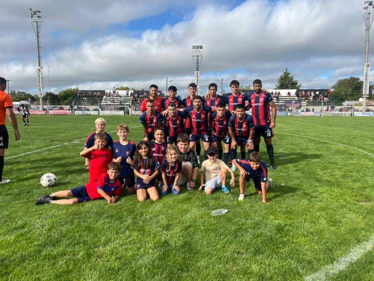 Blanco y Negro fue el único equipo local en sumar puntos: empataron 4 a 4 con Peñarol de Pigue