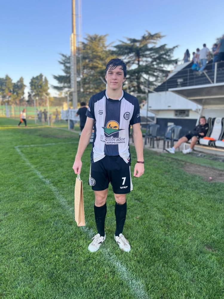 Blanco y Negro fue el único equipo local en sumar puntos: empataron 4 a 4 con Peñarol de Pigue