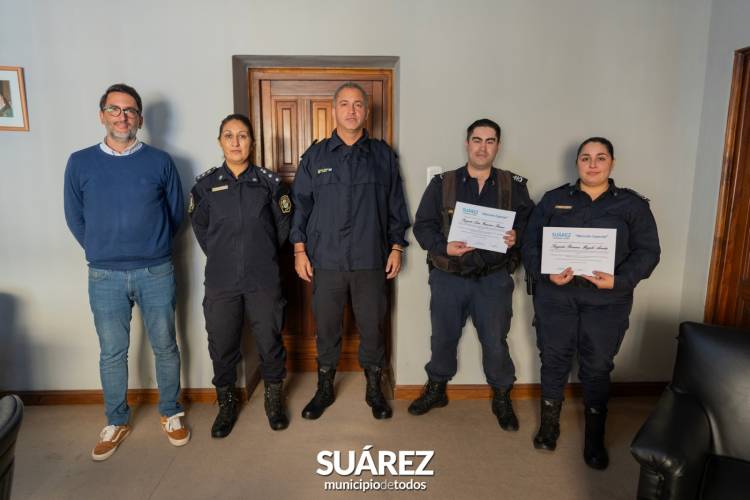 Se llevó a cabo un nuevo reconocimiento al servicio de 2 efectivos de la Policía Comunal.