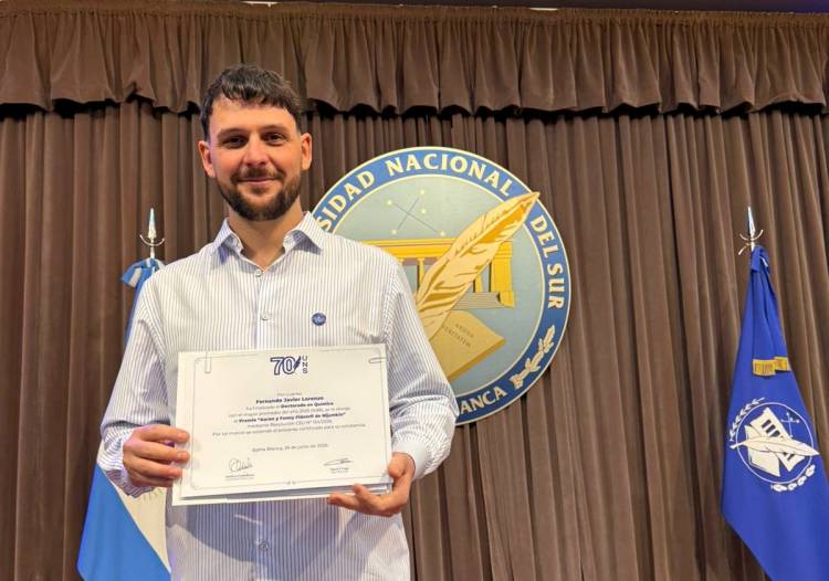 Premio al mejor doctorado en Química: “Soy hijo de un ferroviario y una ama de casa, sin la ayuda de la UNS no hubiera podido estudiar”