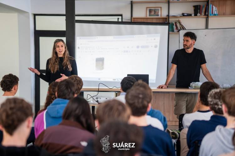Migrantes pasó por CREUS: Más jóvenes conociendo su futuro universitario en Suárez